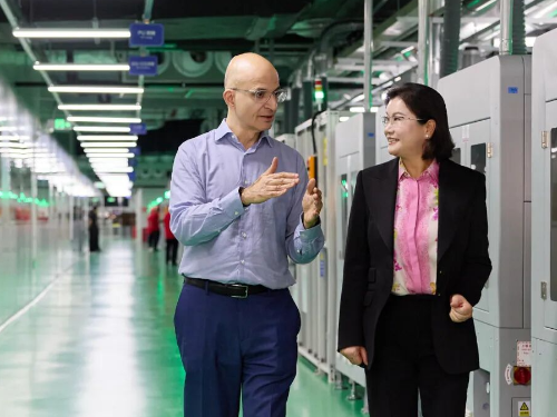 蘋果首席運營官Sabih Khan到訪藍思精密，共創智造新未來